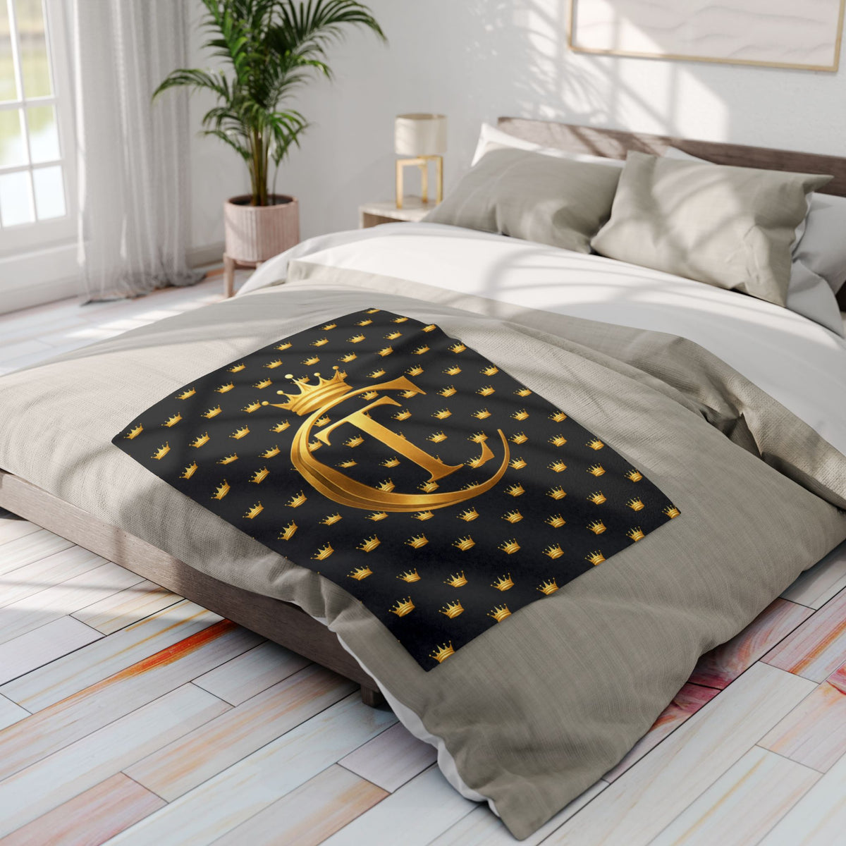 The Chic Co. Signature Gold Crown Arctic Fleece Blanket